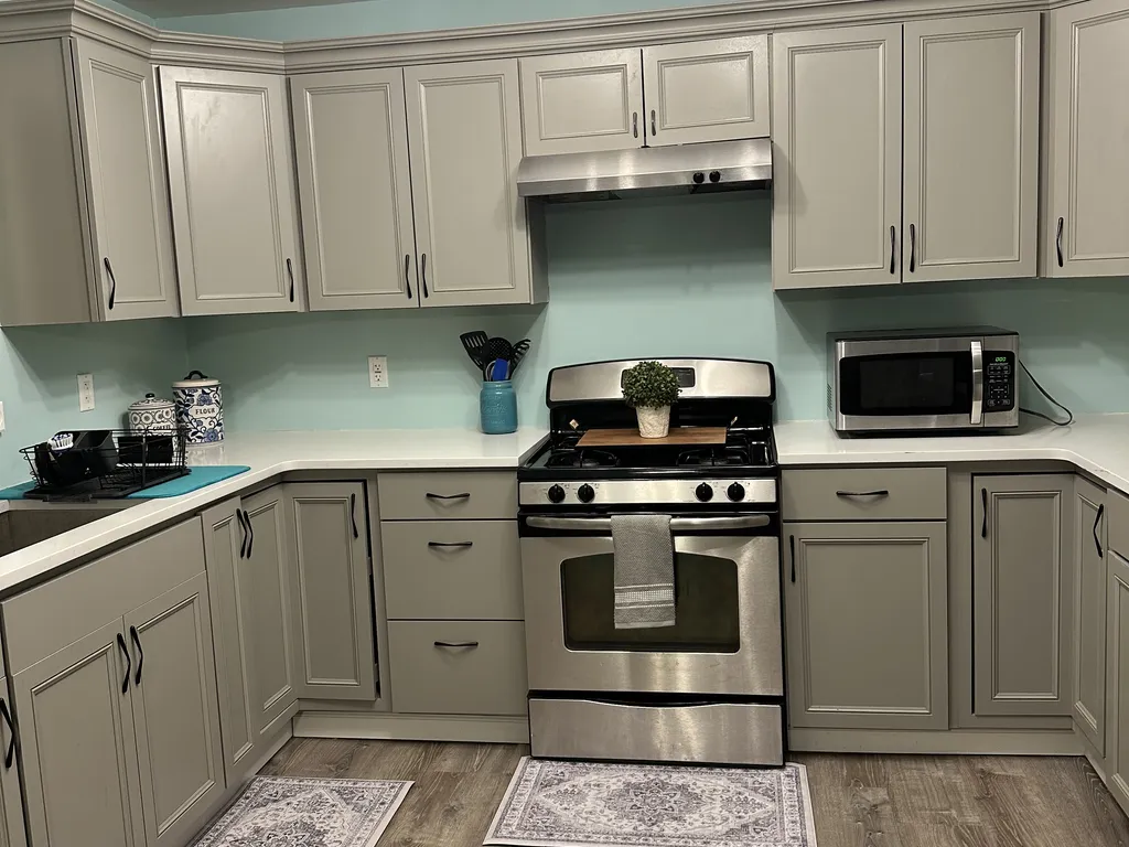 full kitchen