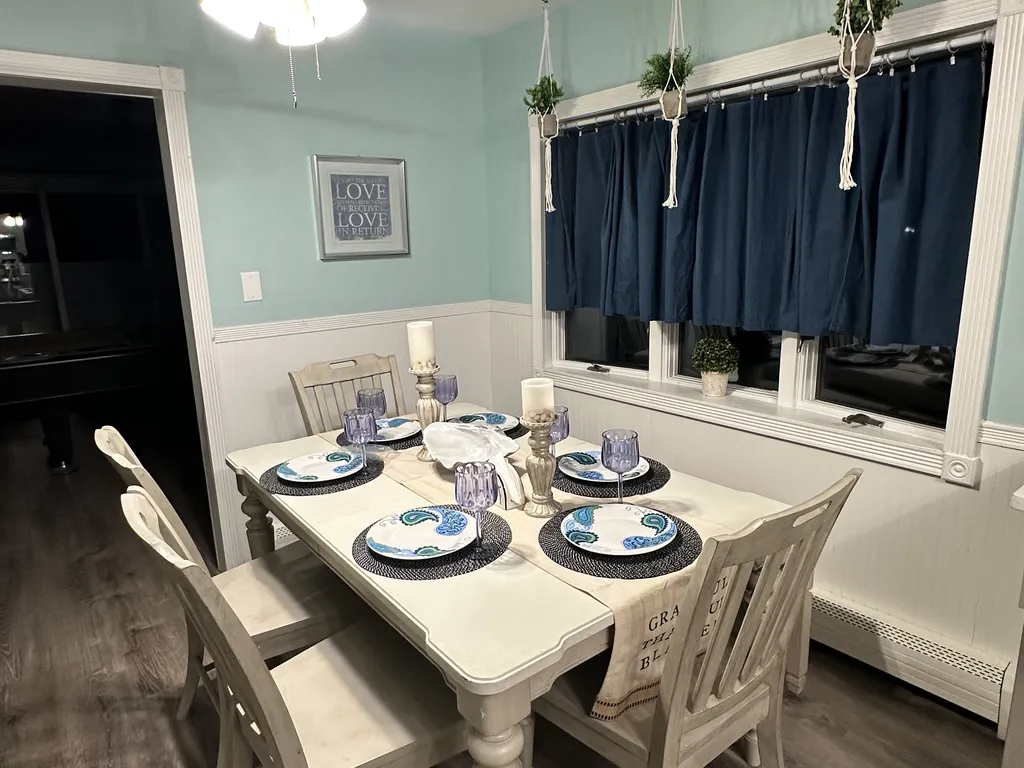 dinette area