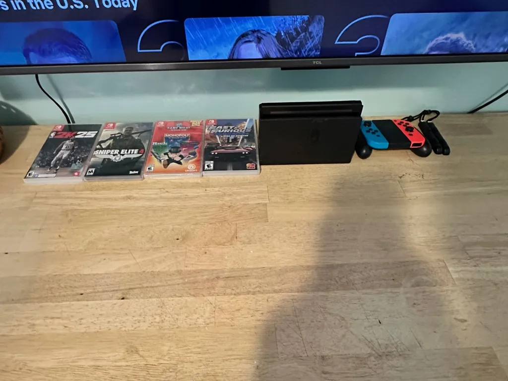 NINTENDO SWITCH GAME CONSOLE