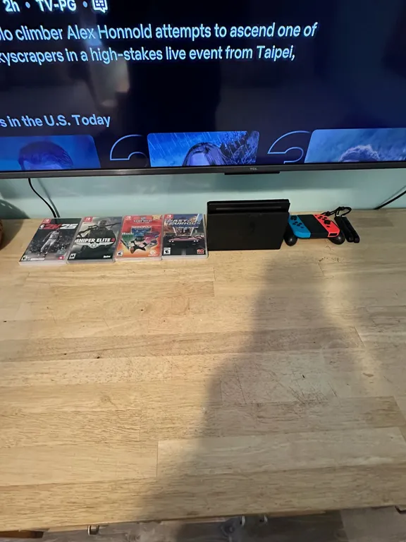 NINTENDO SWITCH GAME CONSOLE