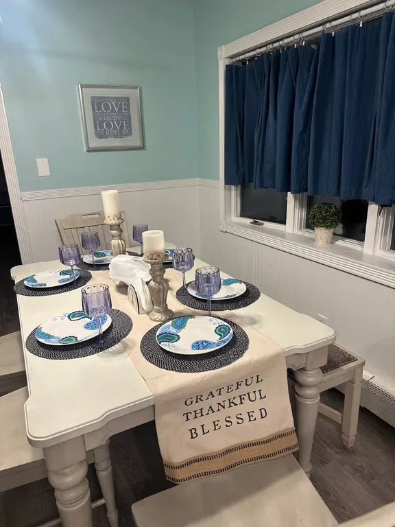 dinette area