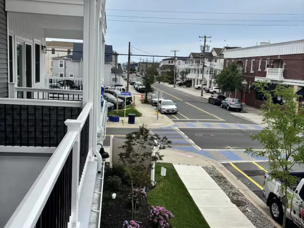2 blocks to boardwalk
