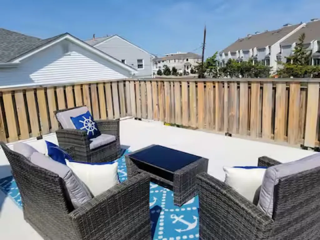 The rooftop deck overlooks the Bay Beautiful sunrises and sunsets enhance your vacation experience.