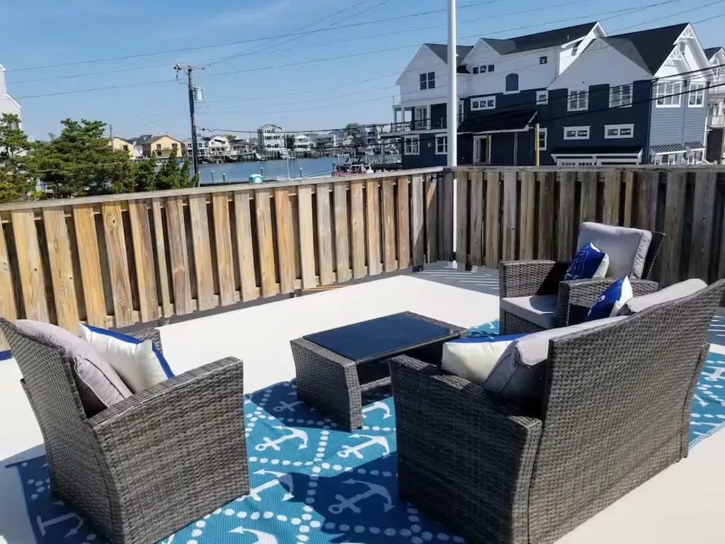 Rooftop patio for enjoying sunrises and sunsets. Deck is close to second floor kitchen.