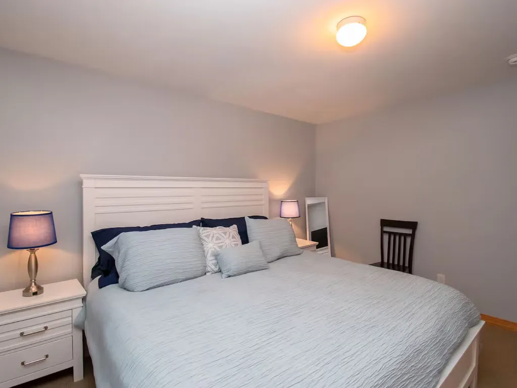 Main bedroom offers King Size bed