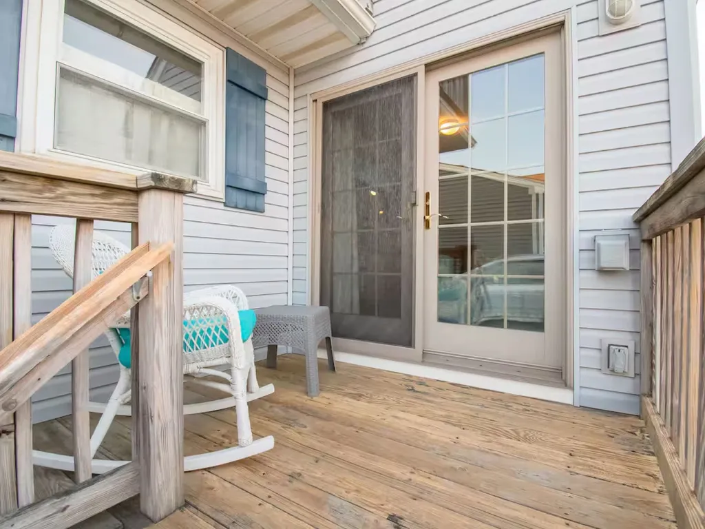 Deck off off Family Room