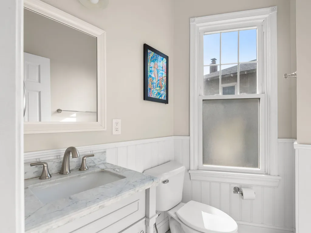 main level 1/2 bath