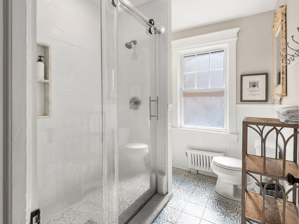 2nd floor full bath