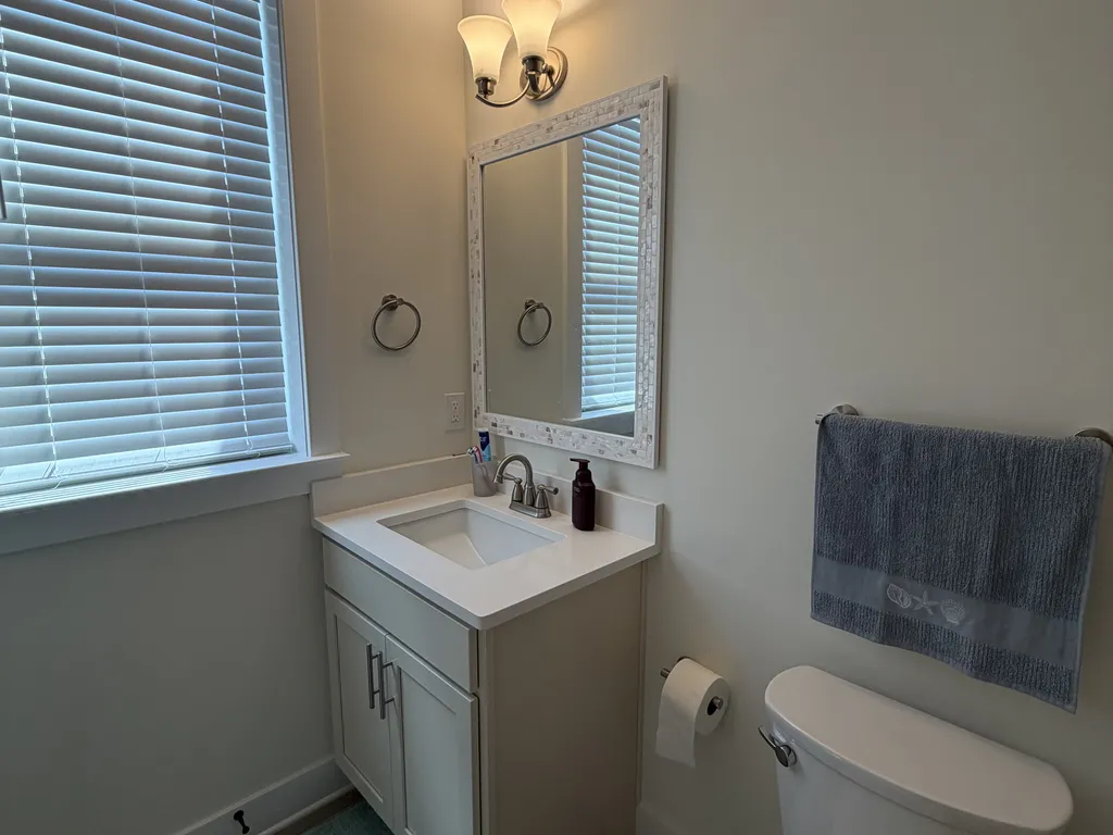 Master bathroom 2