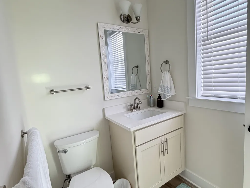 Master bathroom 1