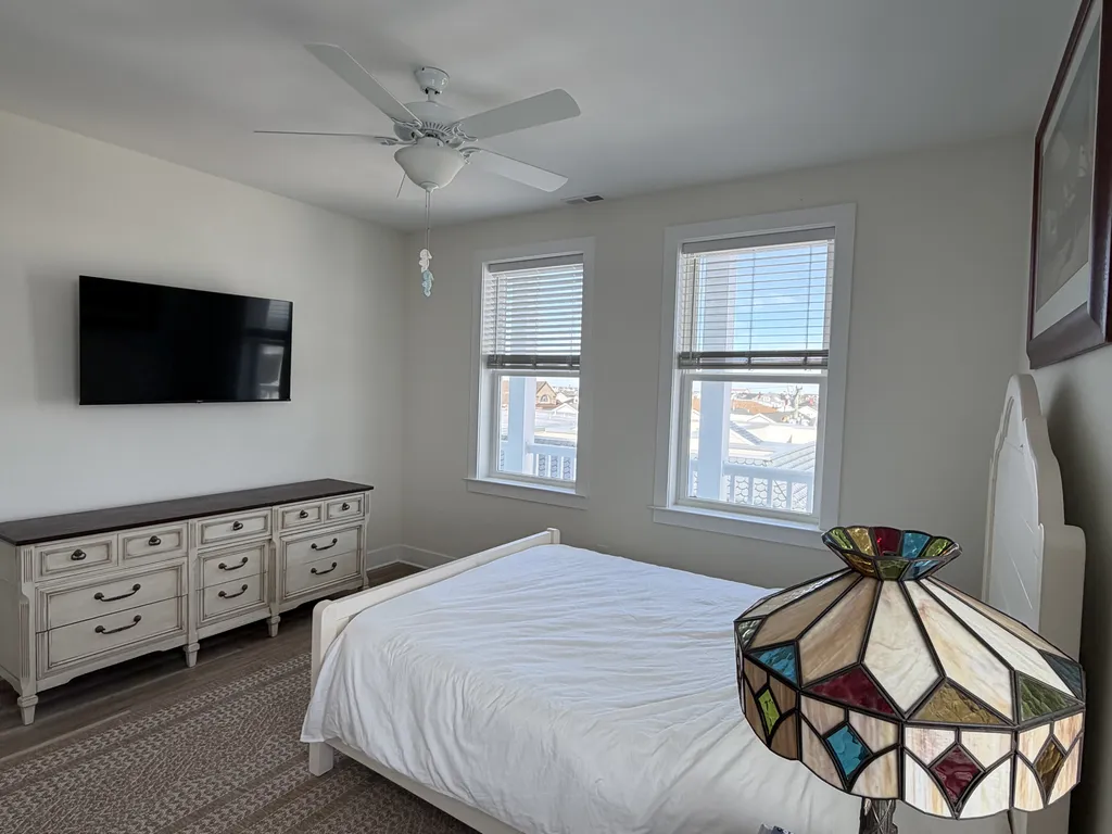 Master bedroom 2