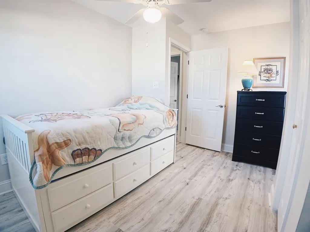 Twin BR 2nd Floor