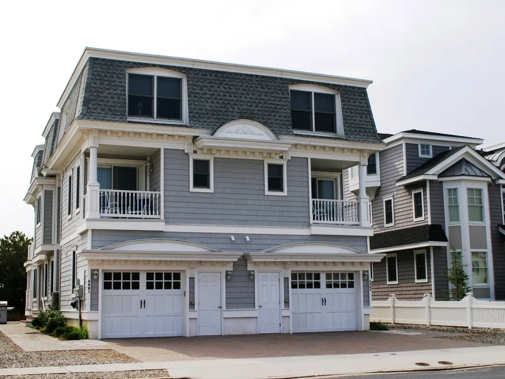 3081 and 3083 Avalon Avenue