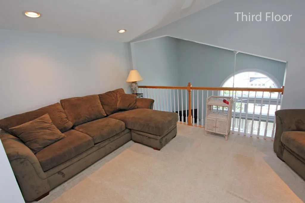 Third Floor Sitting Area
