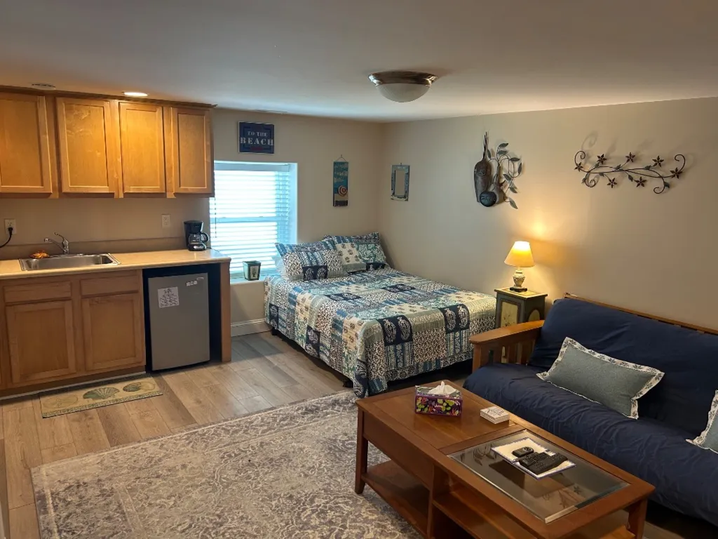 LOWER LEVEL AREA