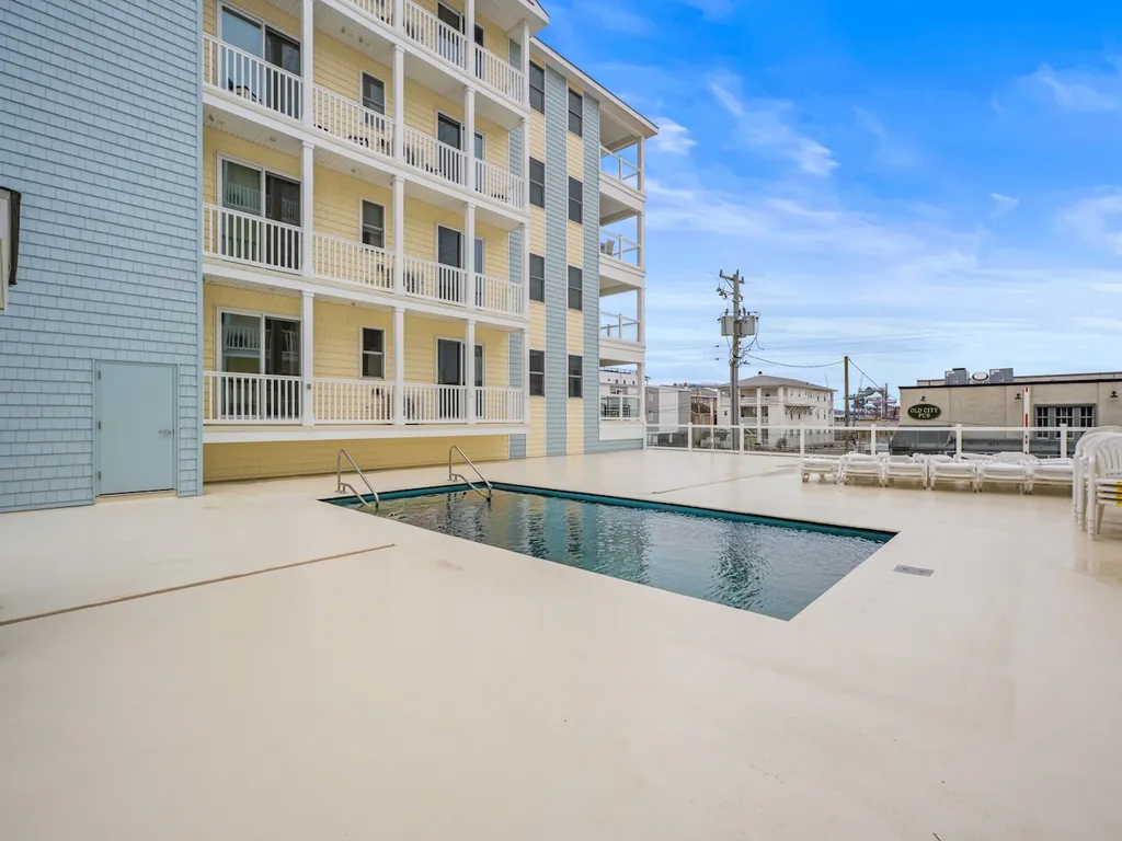 Roof top heated pool