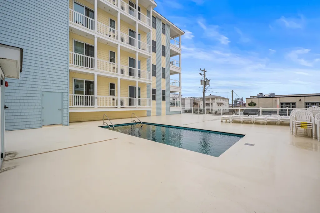 Roof top heated pool