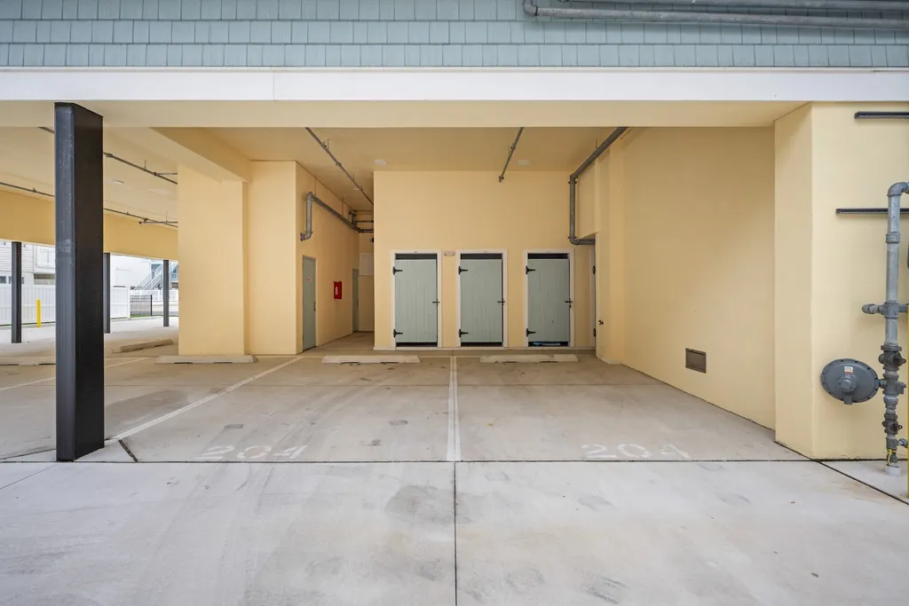 Private parking with storage unit