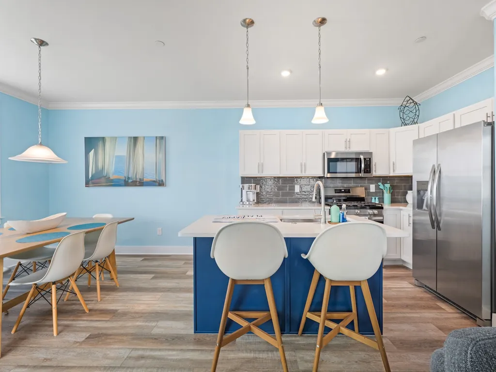 Eat in kitchen
