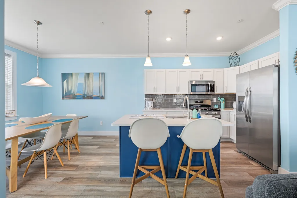 Eat in kitchen