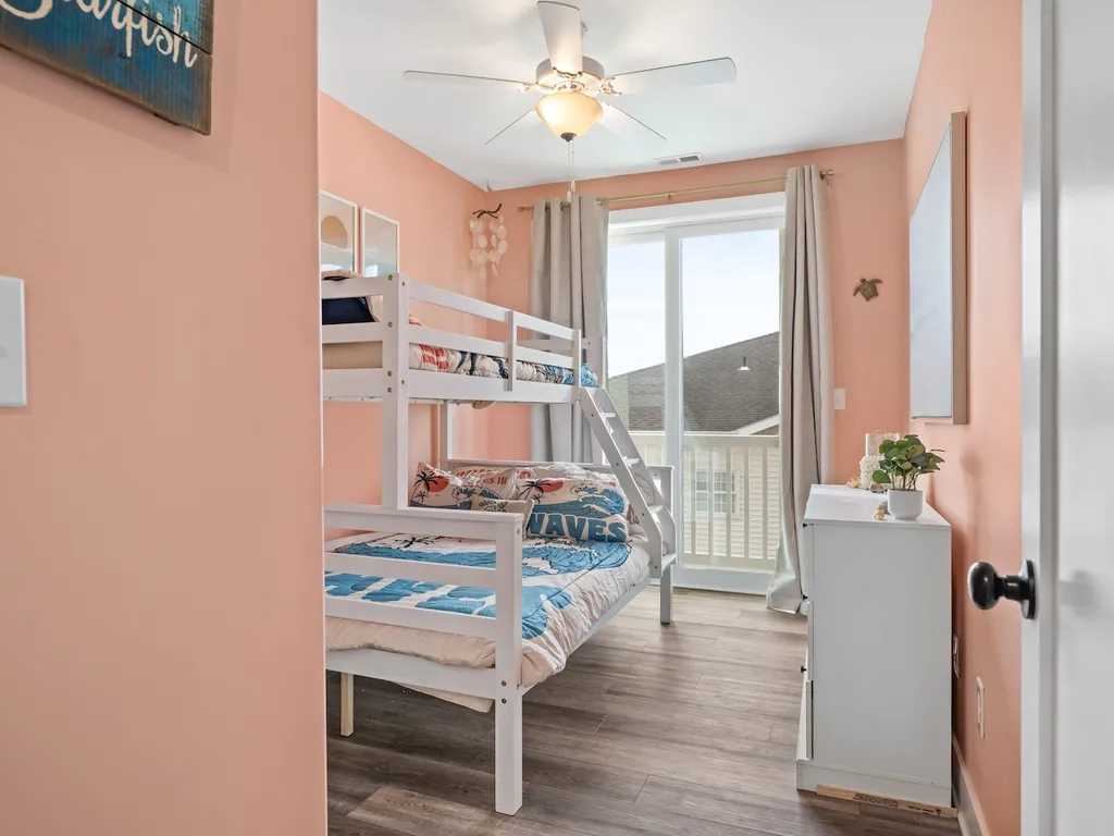 2nd bedroom