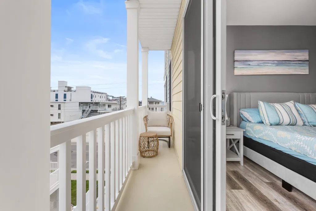 Master bedroom private balcony