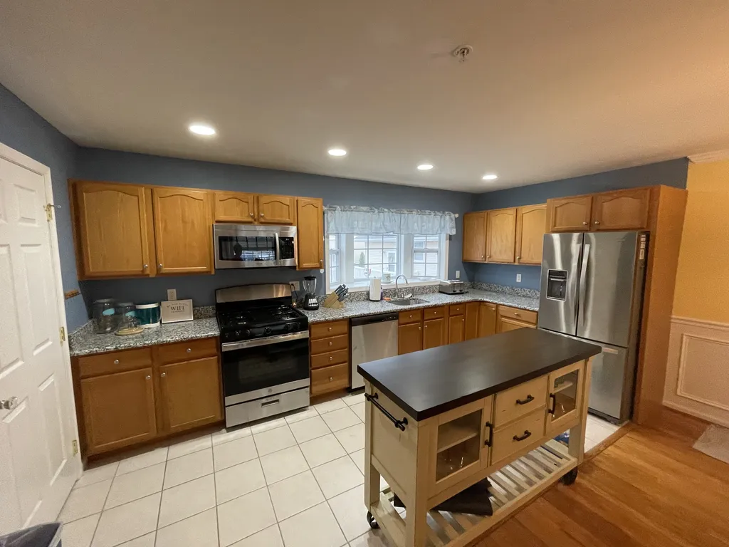Kitchen island with Stainless Steel Kitch
