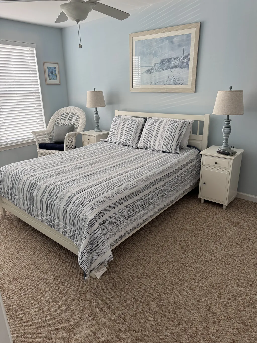 Primary Bedroom (Queen Bed)