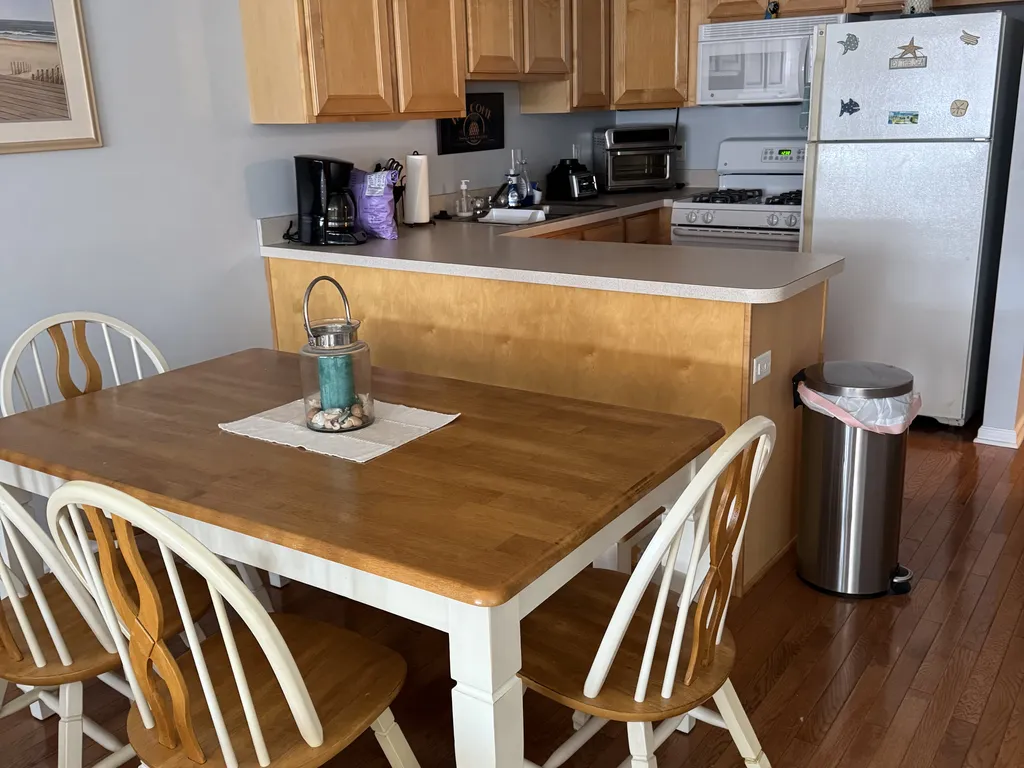 Kitchen open to dining table and LR 