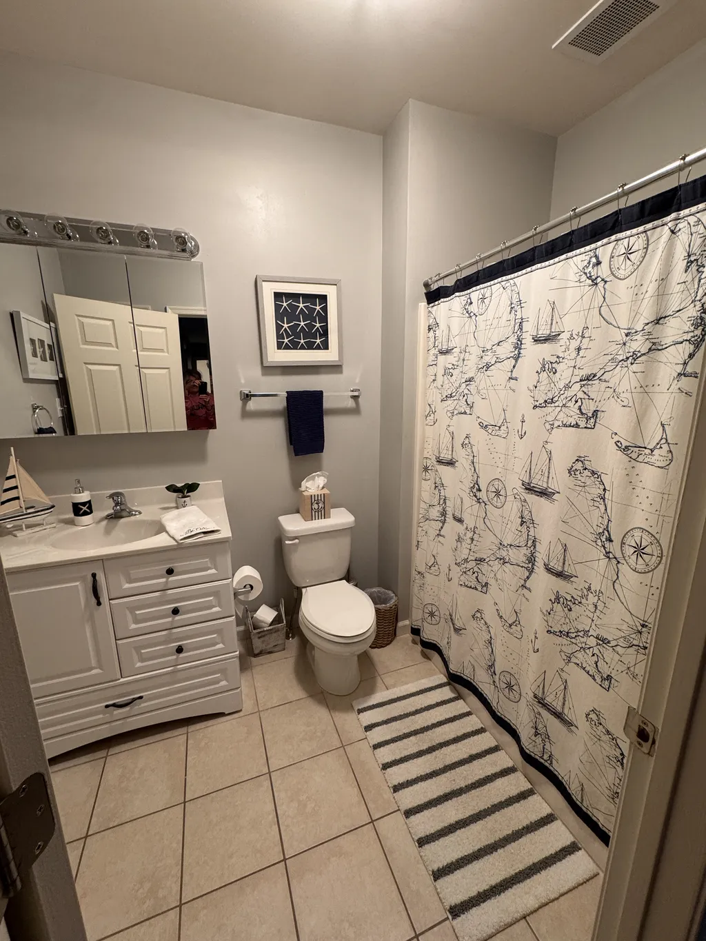 Full Bath on upper level for bedrooms #2 and #3