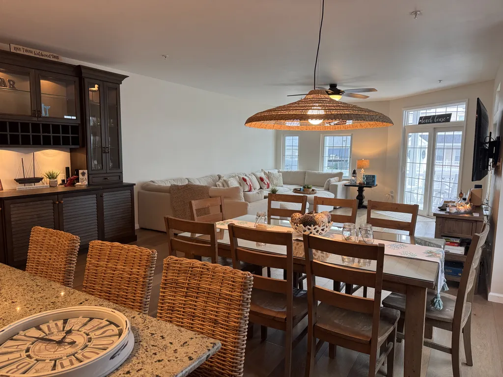 Large dining table that seats 8 ppl for dinner or game night fun