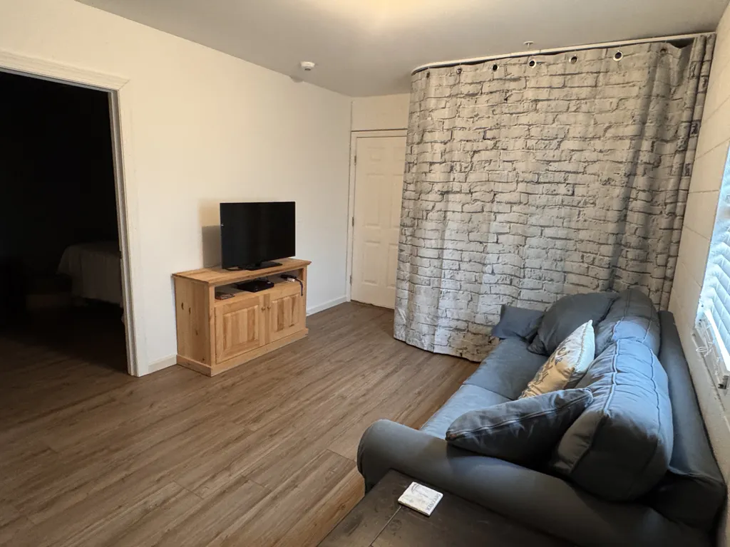 Sitting room off the 5th bedroom