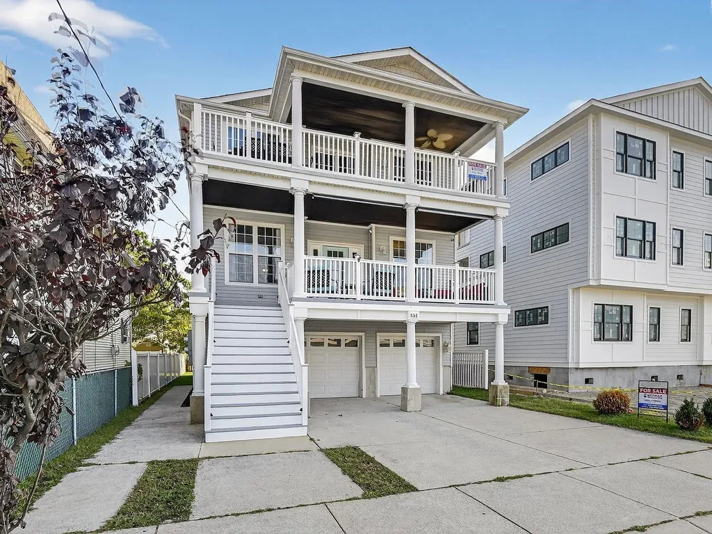 Front elevation and steps to condo. 