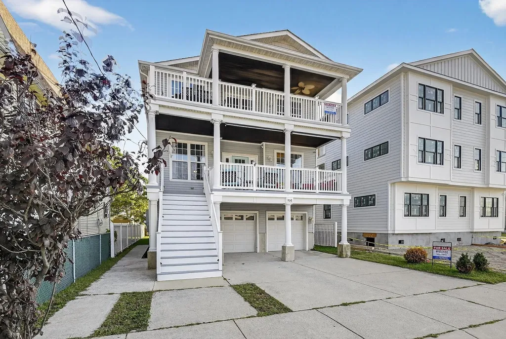 Front elevation and steps to condo. 