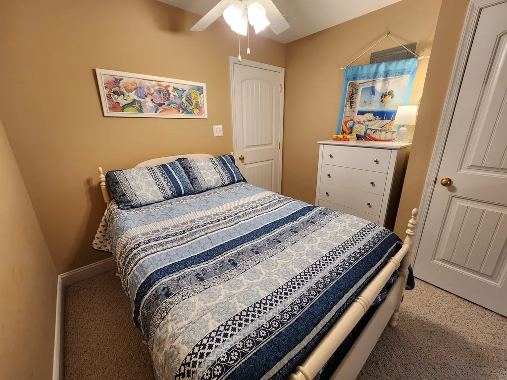 1st Floor- Full bed