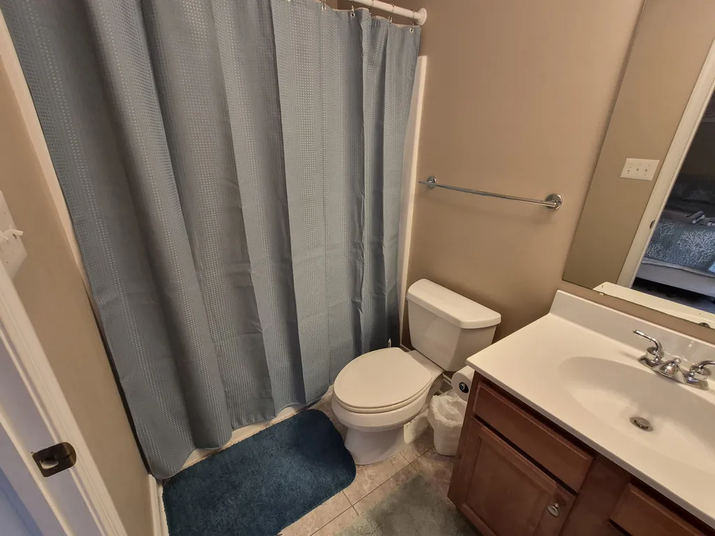 2nd Floor Primary Full bath with tub shower