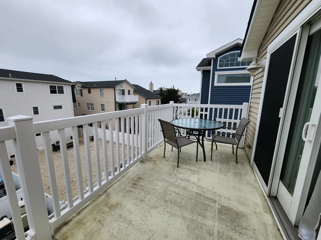 Deck off of 3rd floor 