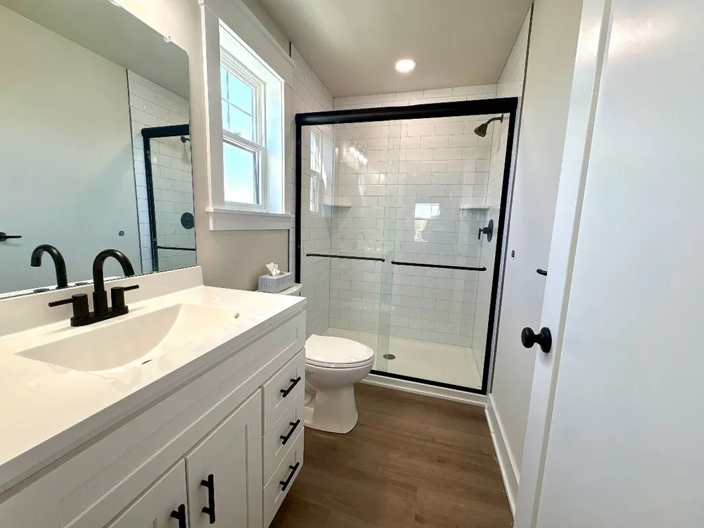 2nd Level Primary King Private Full Bath