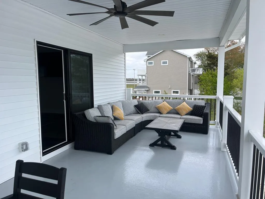 Rear 2nd Level Deck