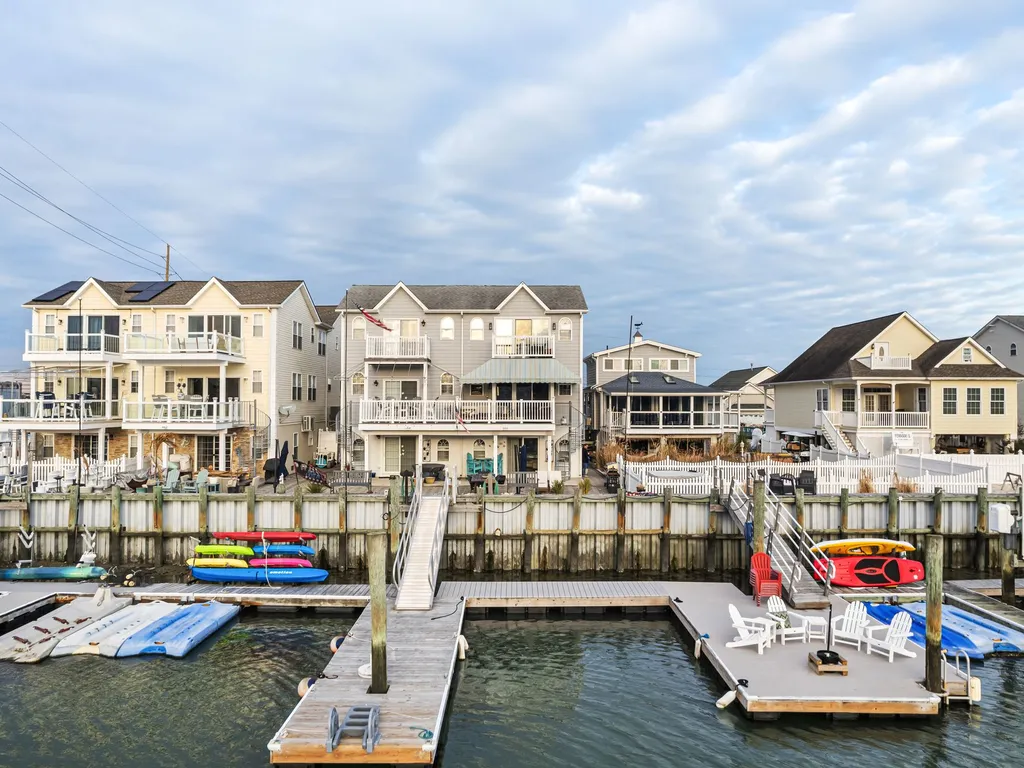 Bay/Dock