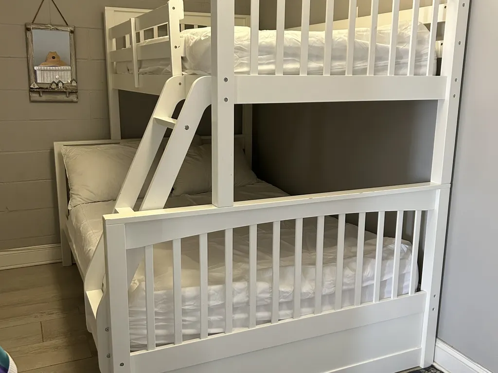bunk bed room 