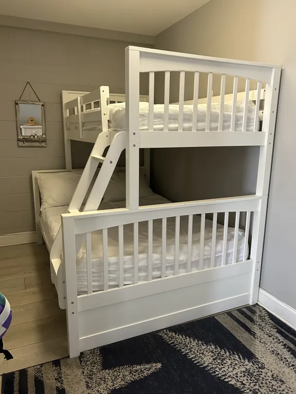 bunk bed room 