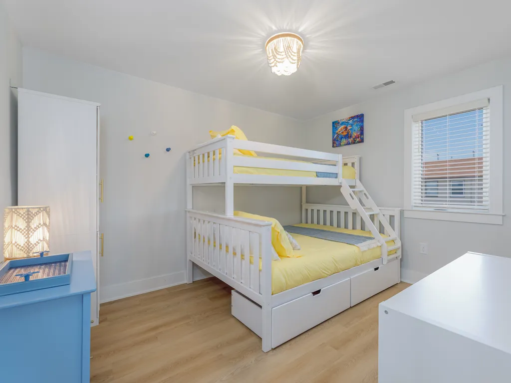 twin over queen bunk