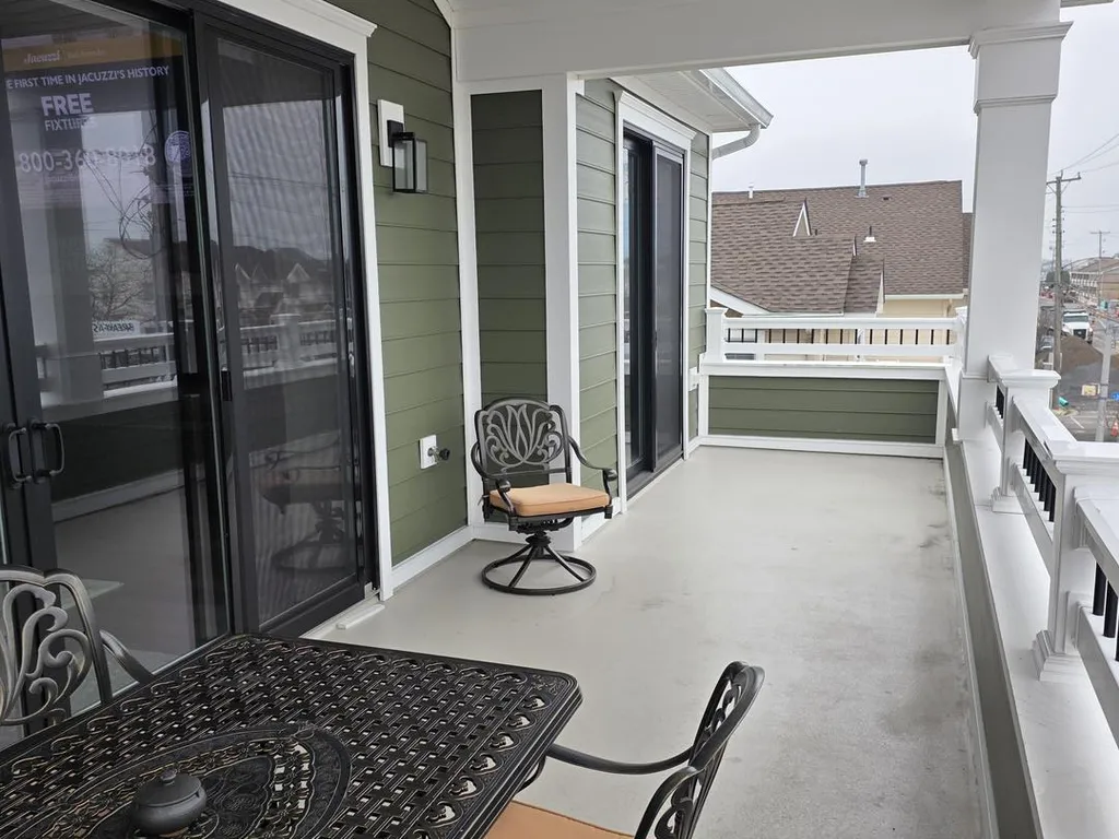 3rd floor Deck