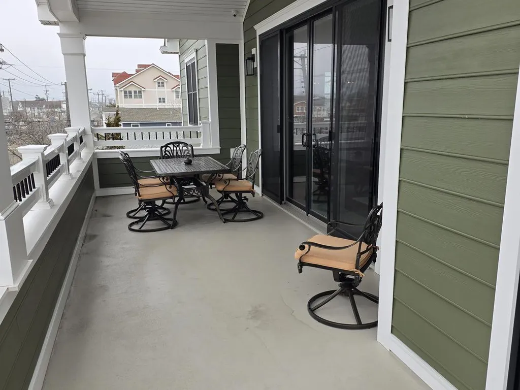 3rd floor Deck