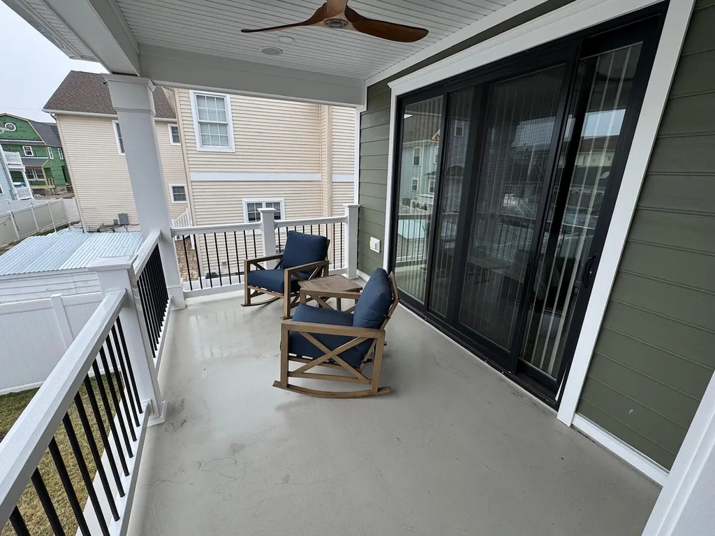 2nd Floor Deck Rear