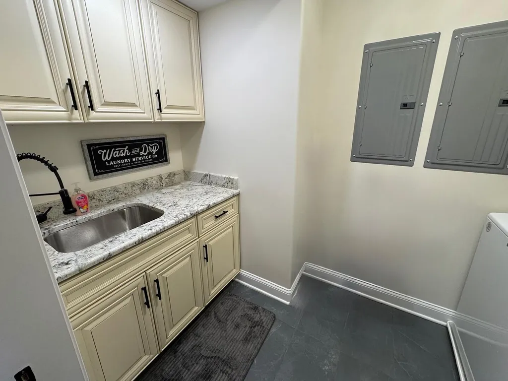 2nd floor Laundry room