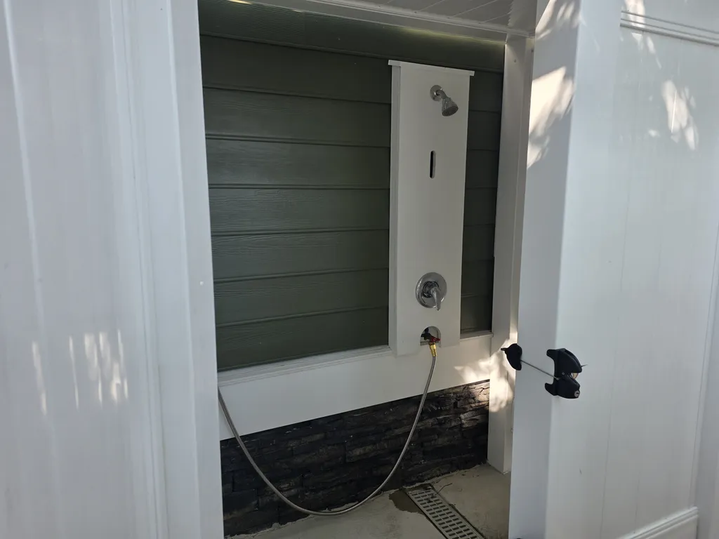 Outside shower/Spigot for after beach rinse