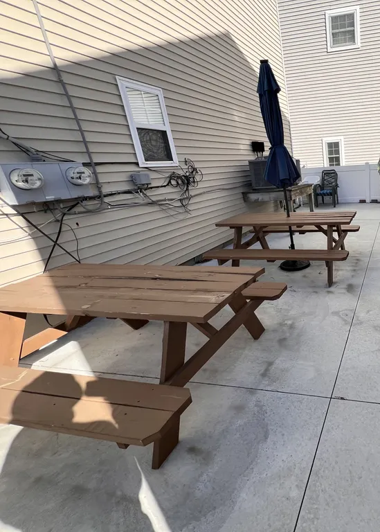 Side common space