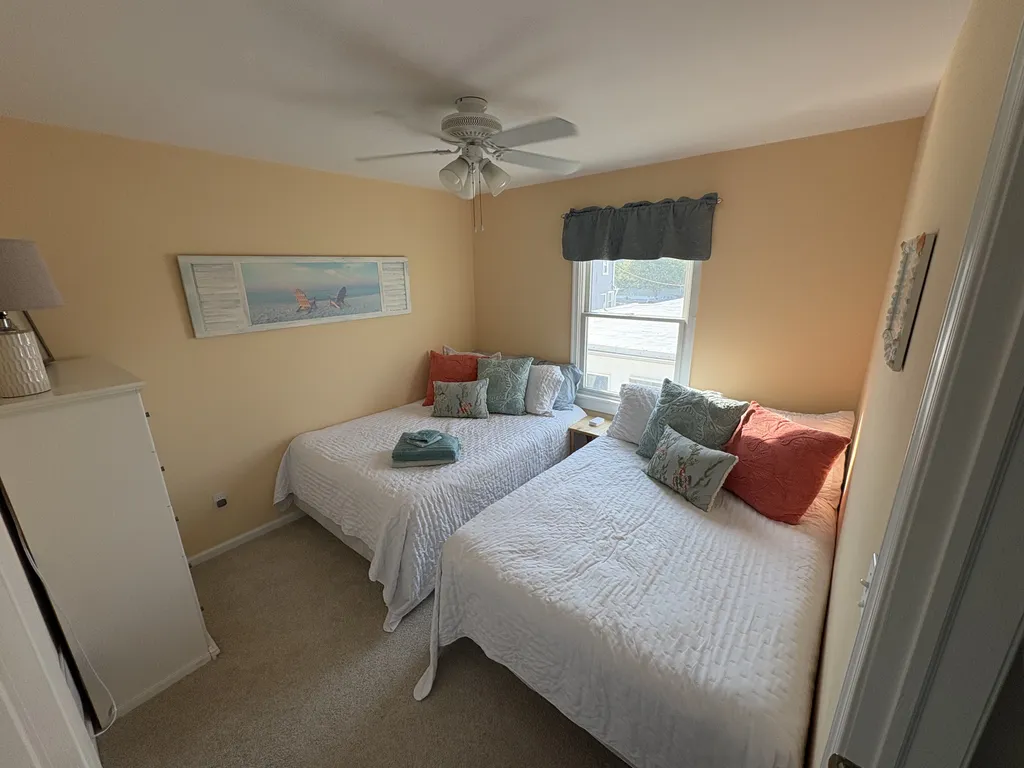 Guest room-two Dbl beds